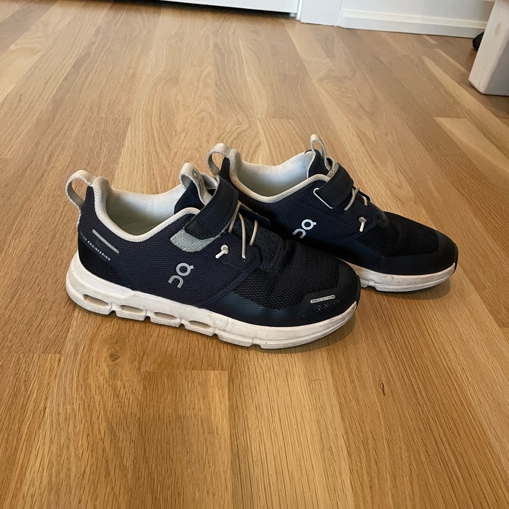 On Running Men's Black Sneakers